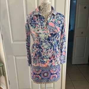 Lilly Pulitzer Blue and Pink Tunic Graphic Fitted Sweatshirt